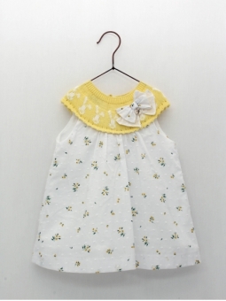 Vestido estampado con capacete de punto