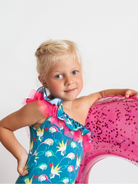 Girl swimwear