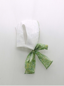 Embroidered fabric bonnet