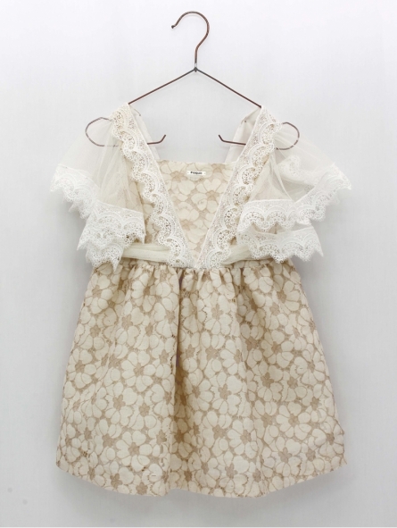 Vestido de encaje beig con tul