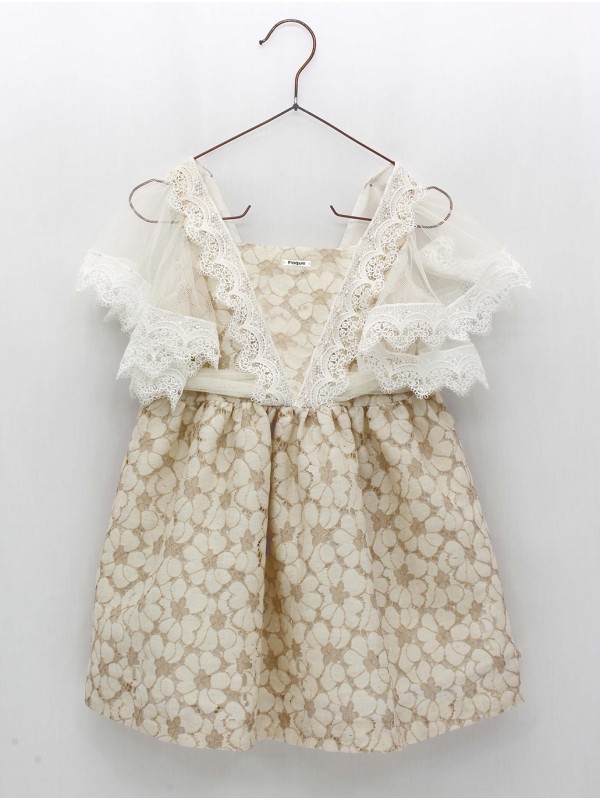 Vestido de encaixe beig com tul