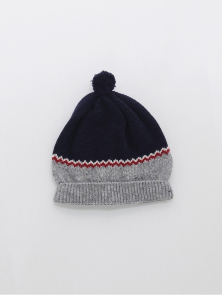 Gorro con greca y pompón