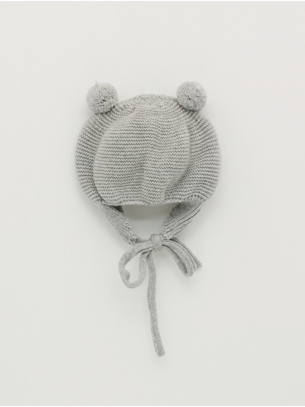 Gorro con pompones