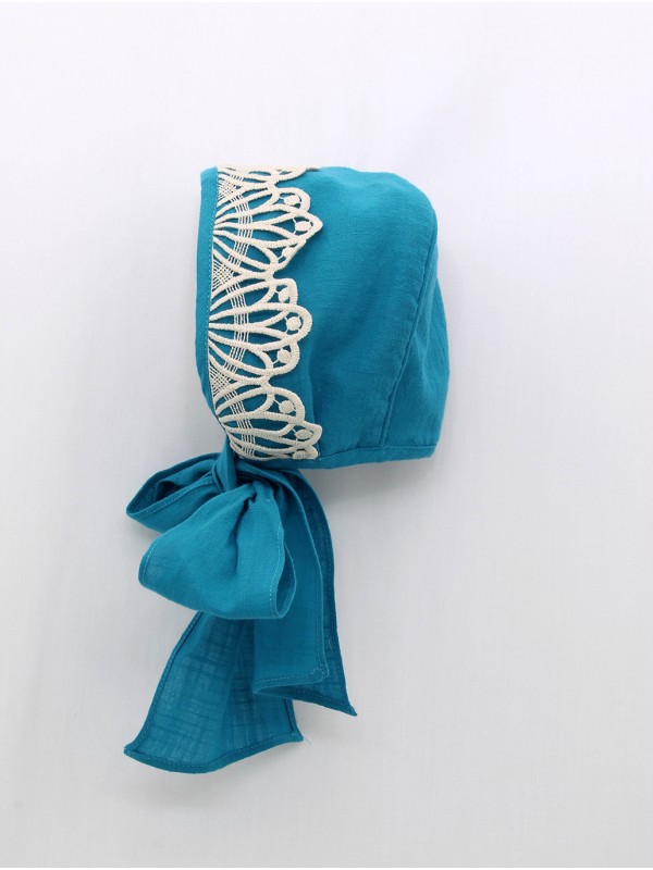 Cleo Bonnet