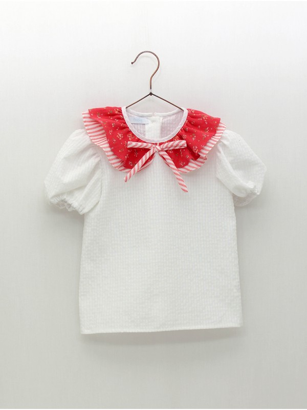 Blusa cuello flores
