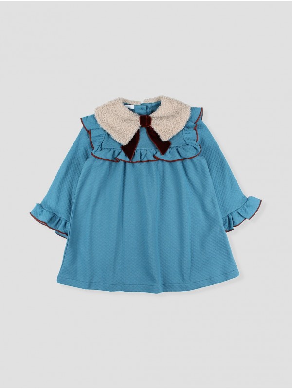 VESTIDO EN TEJIDO SUDADERA CON CUELLO BORREGUITO Y LAZO TERCIOPELO CC. STORM BLUE