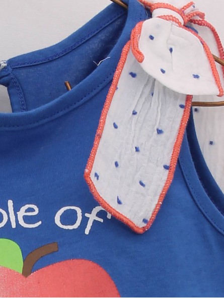 Baby girl set of T-shirt and bloomers