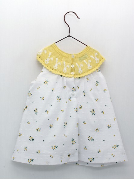 Vestido estampado con capacete de punto