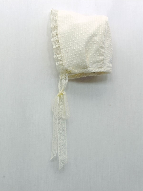 Capota tejido bordado bodoques con volante y lazo de valencienne