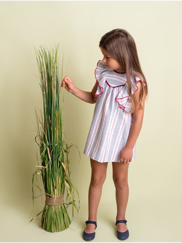 Vestido en tejido bambula multirayas con efecto puntadas y volantes en mangas