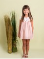 Vestido plumetti empolvado con entredós de hilo ancho