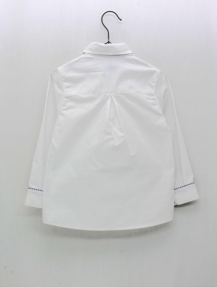 Camisa branca pescoço camisero
