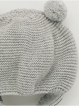 Gorro con pompones