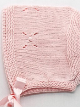 Bonnet with embroidery