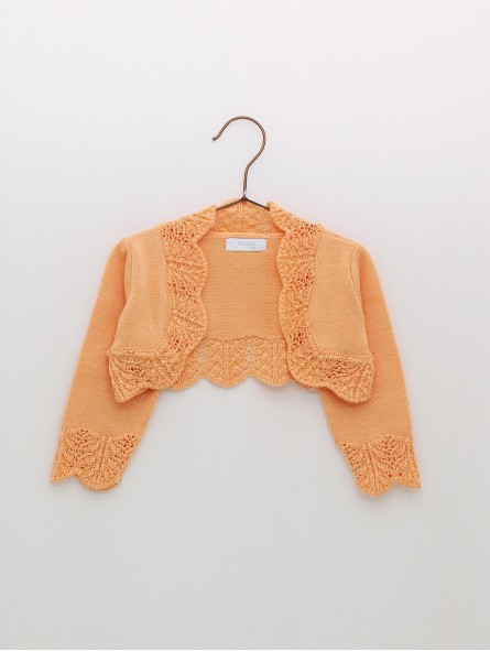 Chaqueta con ondas y calados
