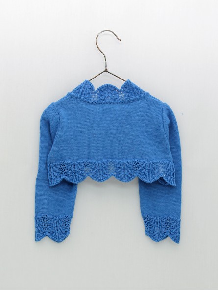 Chaqueta con ondas y calados