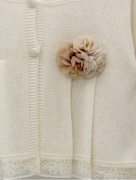 Chaqueta longa con entredós valencienne