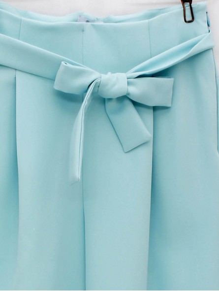 High-waisted trousers High-waisted trousers