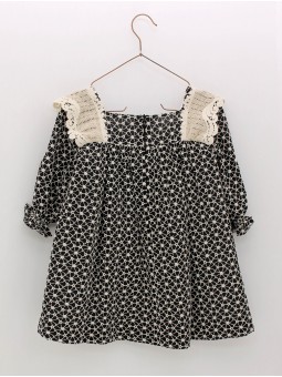 VESTIDO TEJIDO BORDADO FLORES ESCOTE CUADRADO CON PUNTILLA RÚSTICA CC. TOSCANA