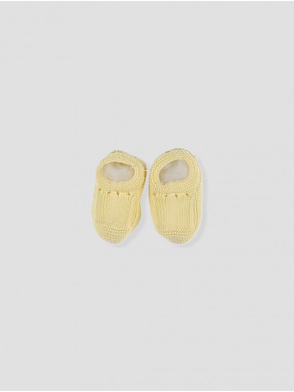 Knitted baby shoe