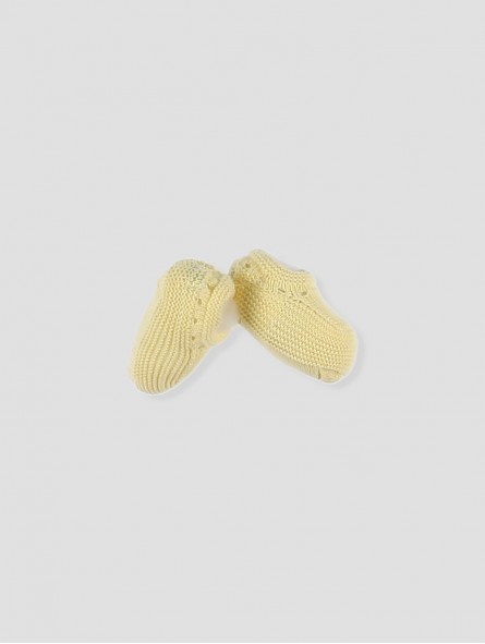 Knitted baby shoe