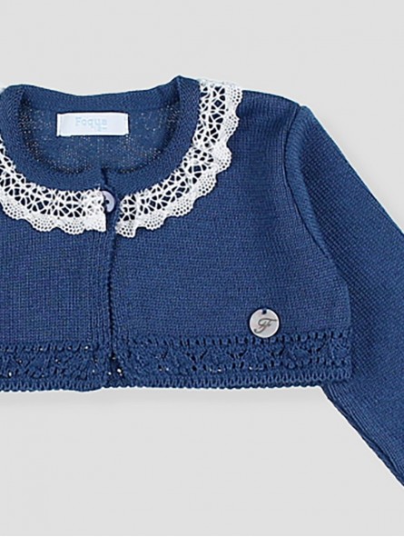 Chaqueta corta cuello guipur