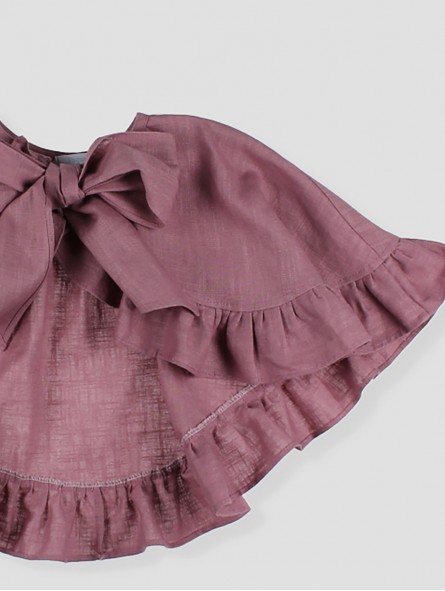 Cape with bow