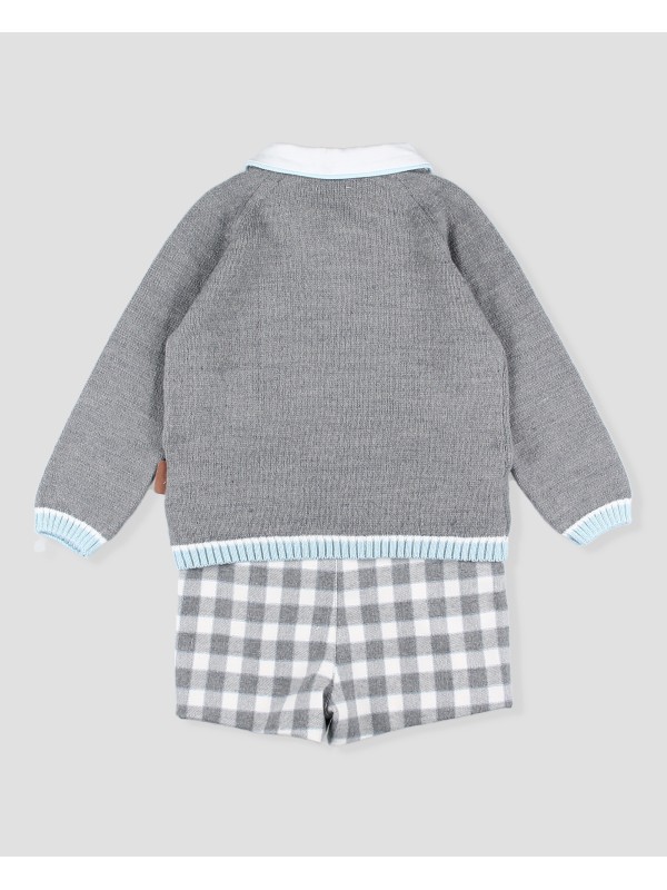 Los Fogones sweater and shorts