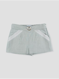Pantalón corto con puntilla Flores