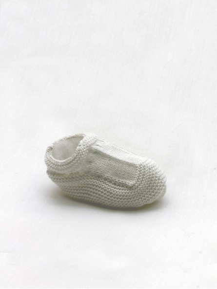 Knitted baby shoe