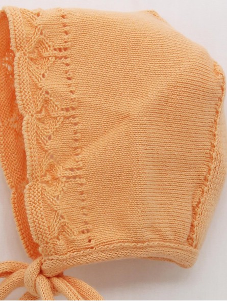 Bonnet with braids