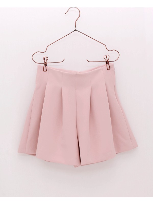 Short with pleats
