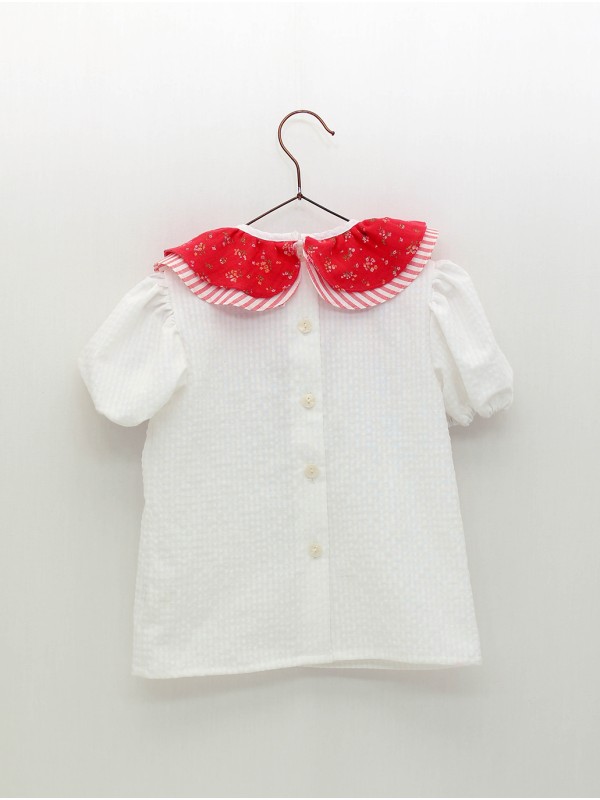 Blusa cuello flores